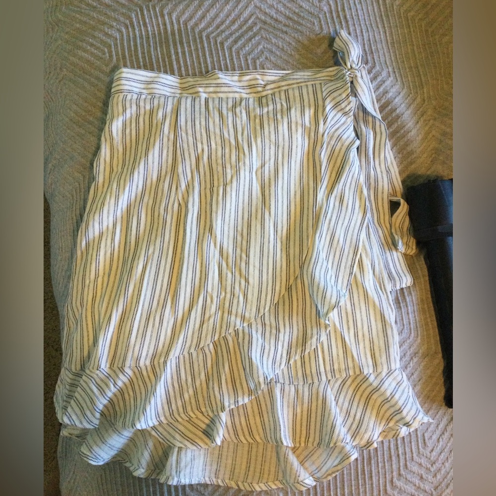 Lulu’s wrap blue and white skirt